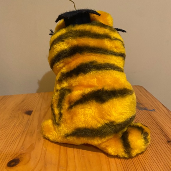 Vintage 80’s Graduation Garfield Stuffed Toy - Picture 4 of 4